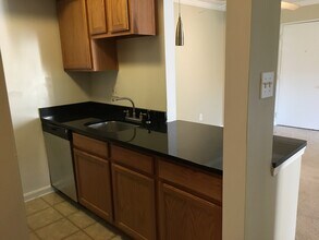 14803 Rydell Road, Unit 103 in Centreville, VA - Building Photo - Building Photo