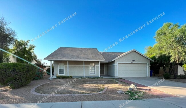 1502 W Cheyenne Dr in Chandler, AZ - Foto de edificio - Building Photo