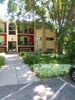 3246 Douglas Dr N, Unit 3246 Douglas Dr. N. in Minneapolis, MN - Building Photo