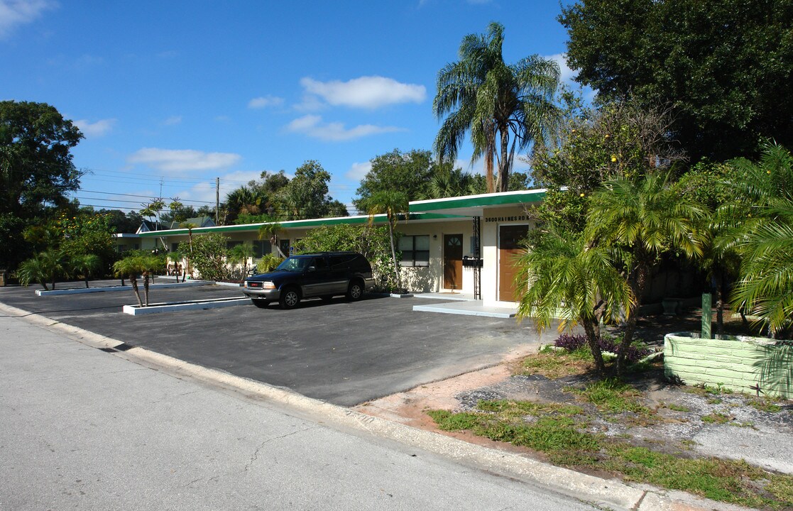 3600 Haines Rd in St. Petersburg, FL - Building Photo