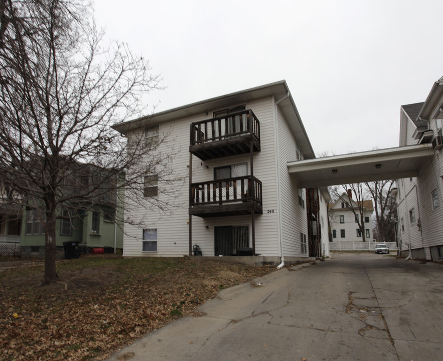 240 S 26th St in Lincoln, NE - Building Photo