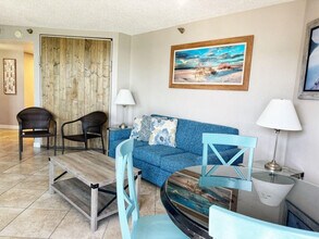 2710 N Ocean Blvd in Myrtle Beach, SC - Foto de edificio - Building Photo