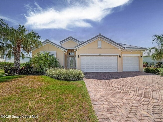 2529 St Lucia Cir in Vero Beach, FL - Building Photo - Building Photo