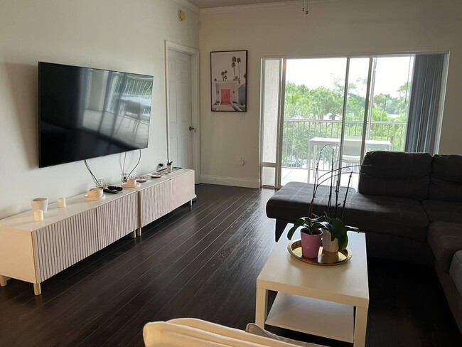 11685 W Atlantic Blvd in Coral Springs, FL - Foto de edificio - Building Photo