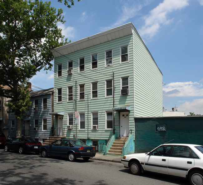 10 Adams St in Newark, NJ - Building Photo - Building Photo