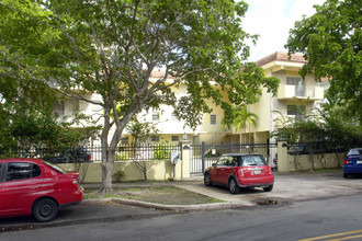 11 Edgewater Dr in Coral Gables, FL - Building Photo - Building Photo