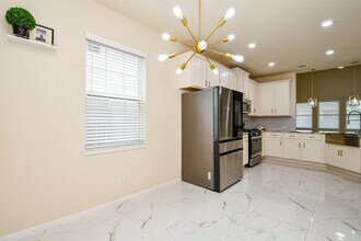 6326 Prince Pl Dr in Rosenberg, TX - Foto de edificio - Building Photo