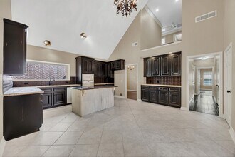 7659 Ameswood Rd in Houston, TX - Building Photo - Building Photo