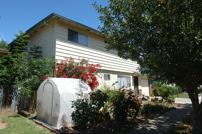 795 Deland Ave in San Jose, CA - Foto de edificio - Building Photo