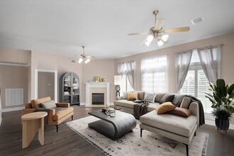 2103 Paintbrush Ave in League City, TX - Foto de edificio - Building Photo