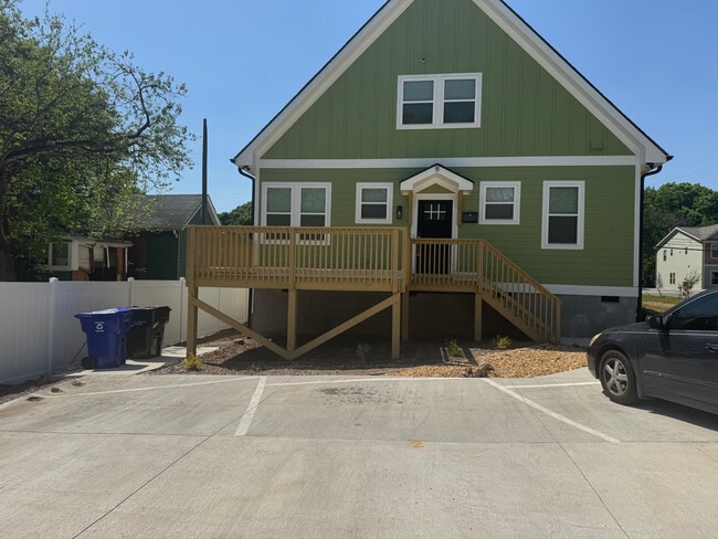 Room in Duplex on S Alston Ave in Durham, NC - Building Photo - Building Photo