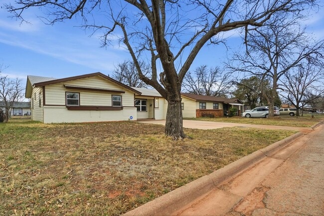 2358 Glendale Dr in Abilene, TX - Building Photo - Building Photo