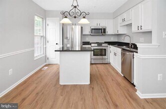 8534 Pine Meadows Dr in Odenton, MD - Building Photo - Building Photo