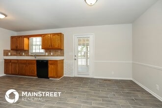 132 Lynnford Dr in Murfreesboro, TN - Foto de edificio - Building Photo