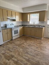 104-104 N Birchwood Dr in Muncie, IN - Building Photo - Building Photo