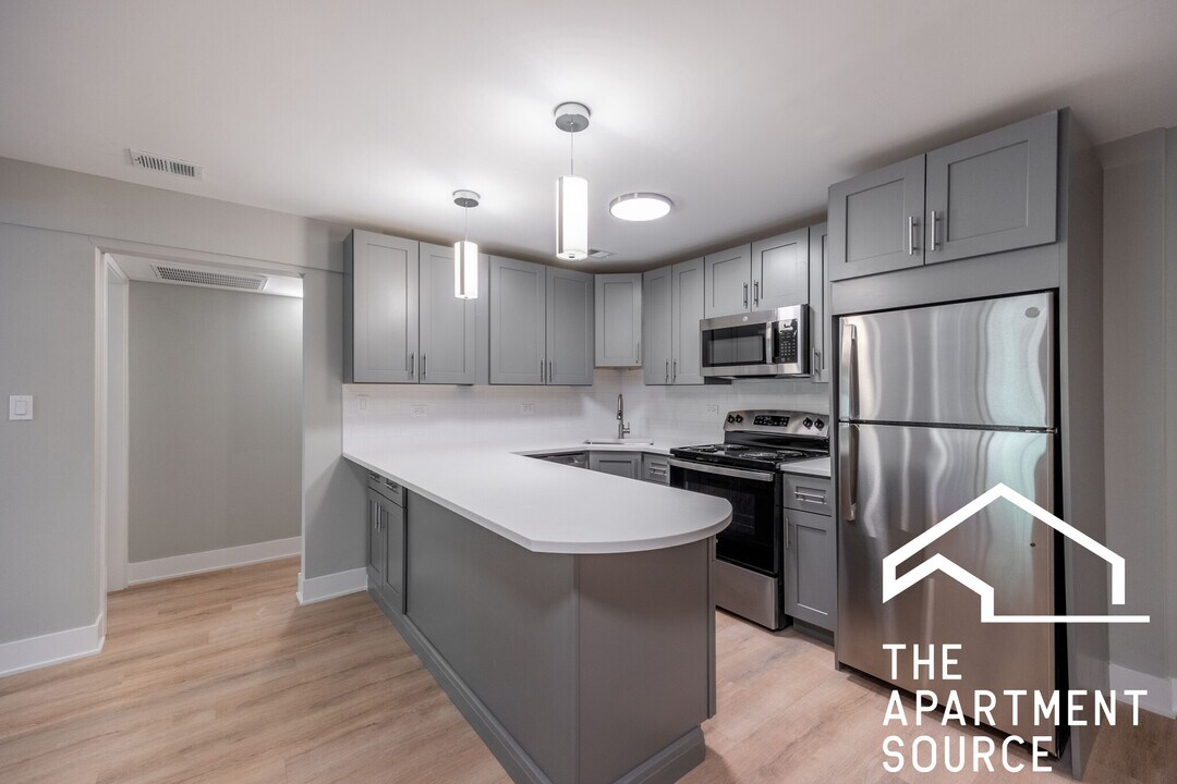 1220 N La Salle Dr in Chicago, IL - Building Photo