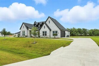 3141 Claire Dr in Midlothian, TX - Building Photo - Building Photo