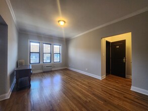 736 W Addison St, Unit 1 in Chicago, IL - Building Photo - Building Photo