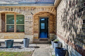 5555 Casa Martin Dr in Katy, TX - Foto de edificio - Building Photo