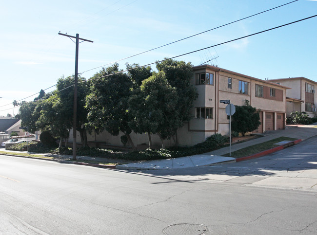 4310 Finley Ave in Los Angeles, CA - Building Photo - Building Photo