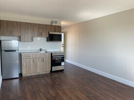1500 Dogwood St in Campbell River, BC - Building Photo