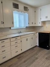 2008 E College Way in Mount Vernon, WA - Building Photo - Building Photo