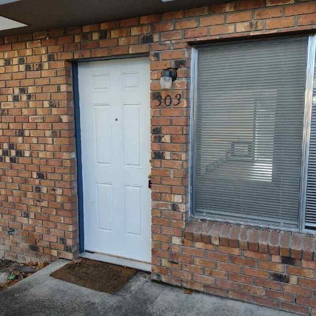 303 NW Tumlin Ave in Winston, OR - Building Photo - Building Photo