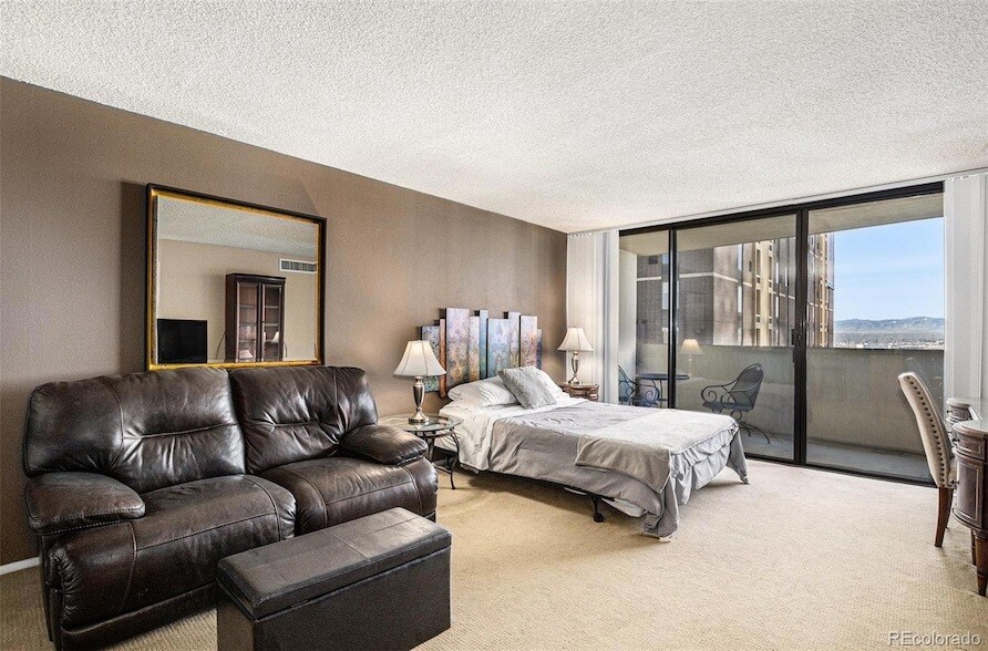 1020 15th St, Unit 17M in Denver, CO - Building Photo