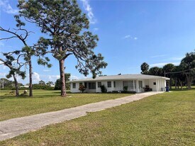 641 E Dearborn St, Unit 2 in Englewood, FL - Building Photo