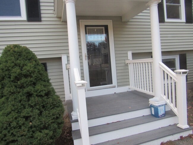 14 Veronica Ave in Salem, NH - Building Photo - Building Photo