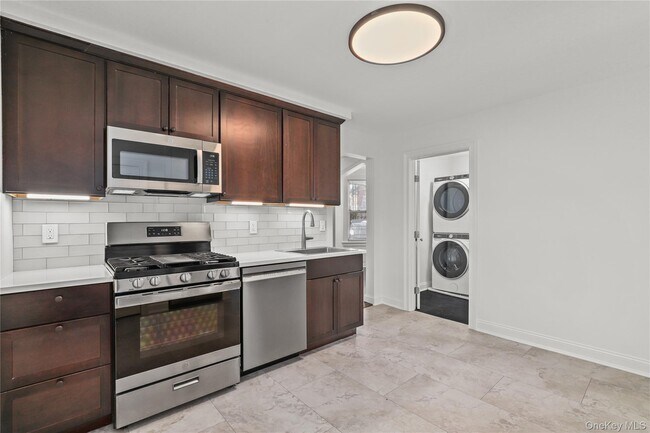 148 Beekman Ave in Sleepy Hollow, NY - Building Photo - Building Photo