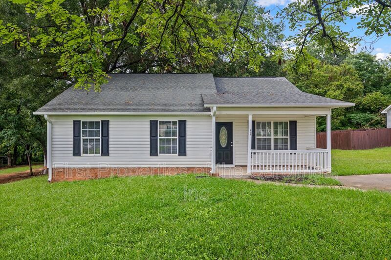 429 Merry Go Dr in York, SC - Building Photo