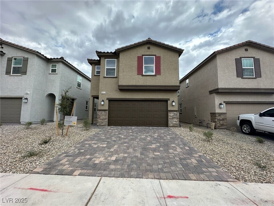 9613 Hinson St in Las Vegas, NV - Building Photo