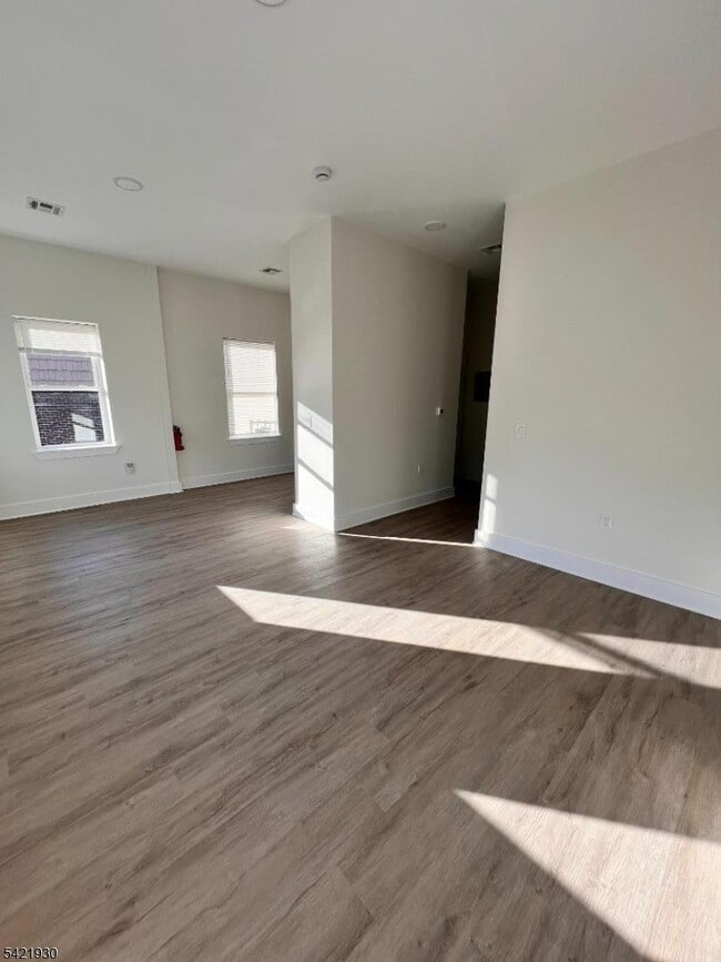 70 69th St in Guttenberg, NJ - Foto de edificio - Building Photo