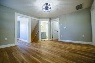 2900 1st Ave S in St. Petersburg, FL - Foto de edificio - Building Photo