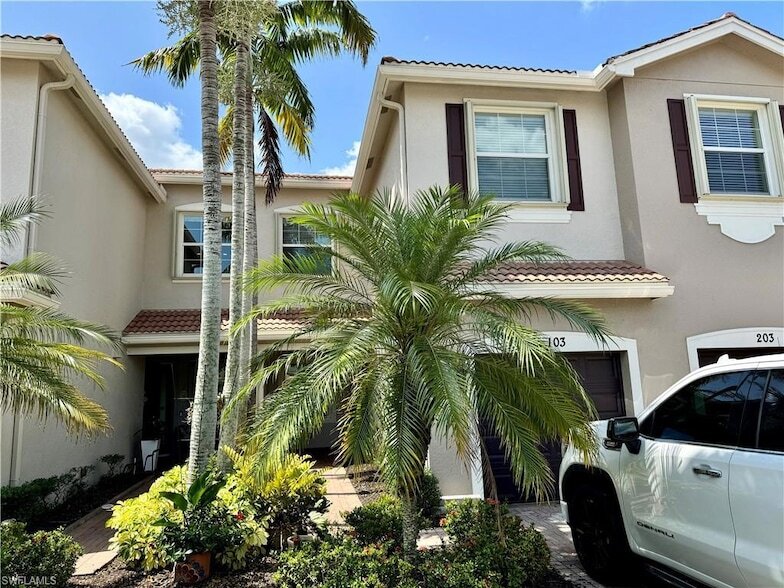 6525 Monterey Point in Naples, FL - Building Photo