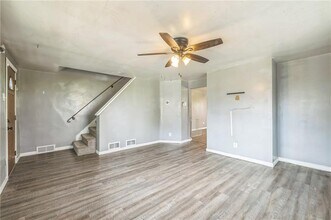 2318 Eccles St in Pittsburgh, PA - Building Photo - Building Photo