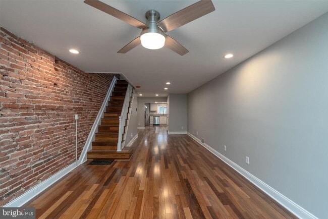 property at 915 S Bouldin St