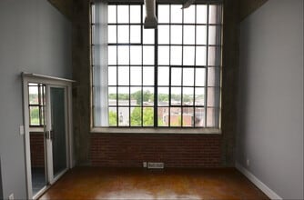 Real Silk Lofts in Indianapolis, IN - Building Photo - Building Photo