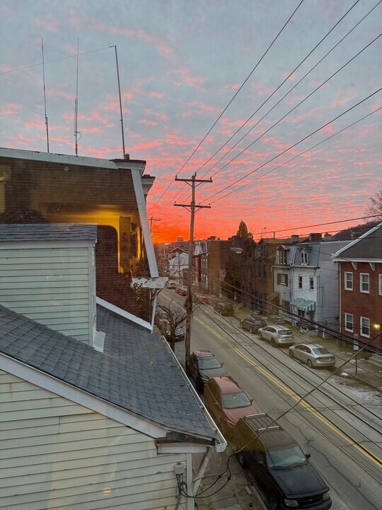 2201 Sarah St, Unit Apartment 3 in Pittsburgh, PA - Building Photo