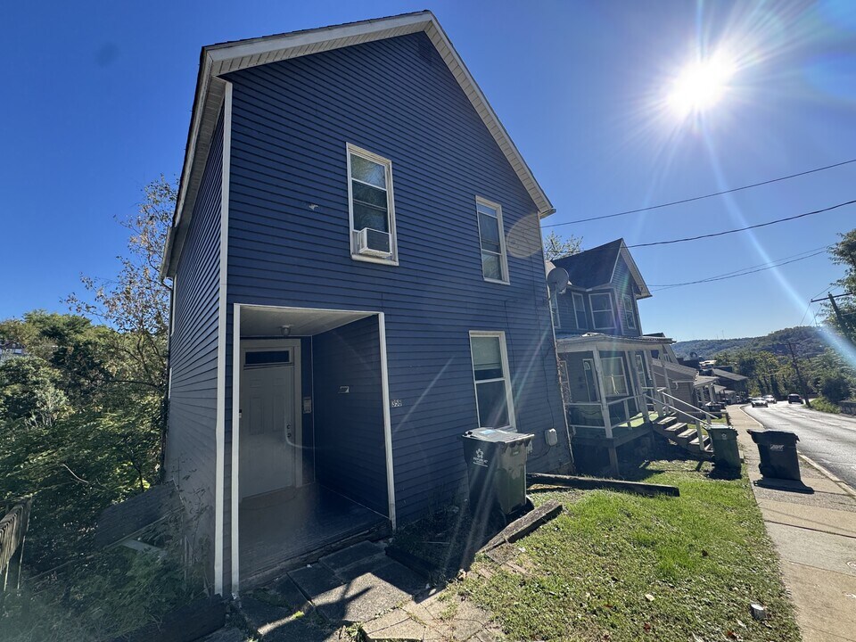 356 Stewart St in Morgantown, WV - Building Photo
