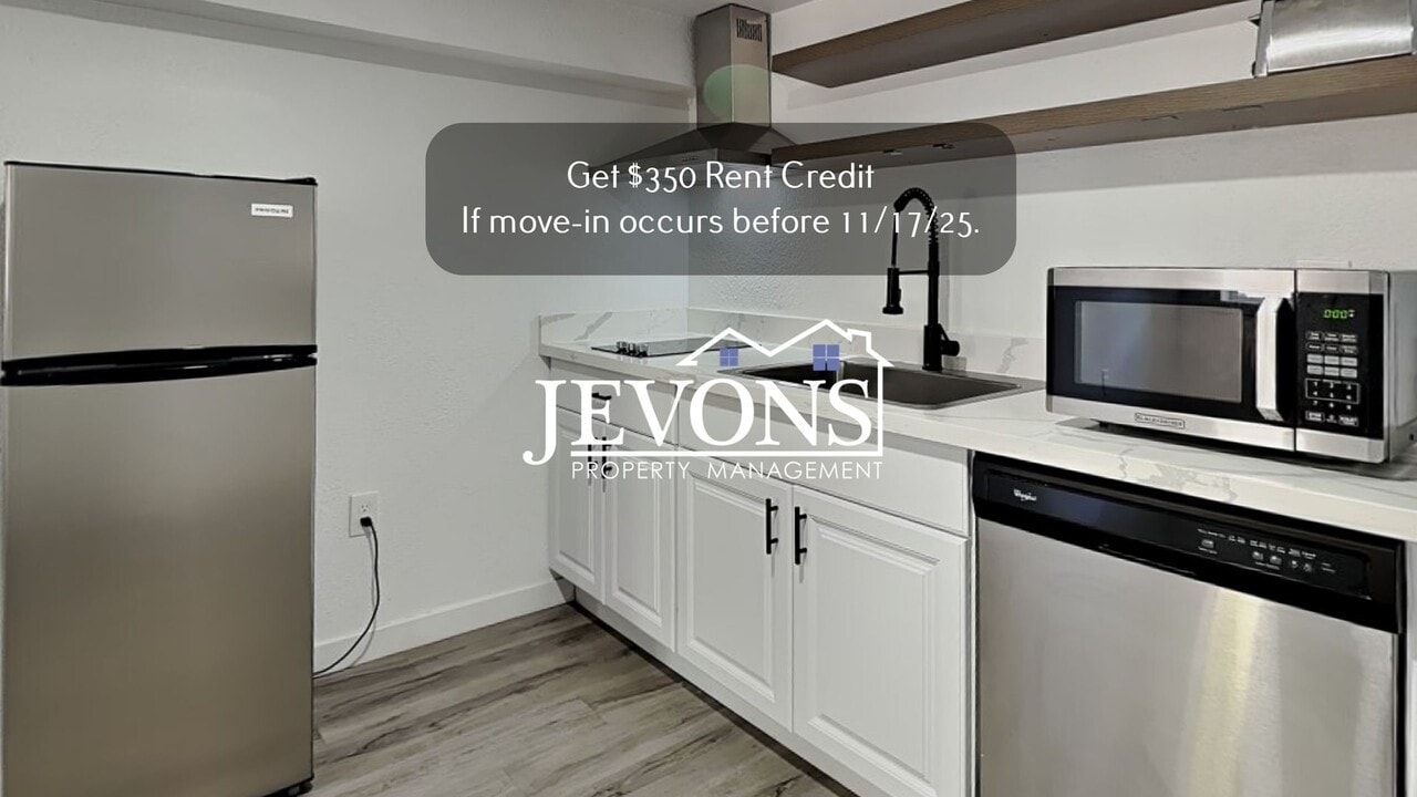 630 N Skyline Dr in Tacoma, WA - Building Photo