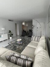 5601 Collins Ave, Unit # 1115 in Miami Beach, FL - Building Photo - Building Photo