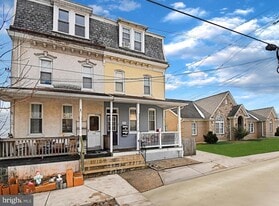 470 Emmett St in Phoenixville, PA - Building Photo