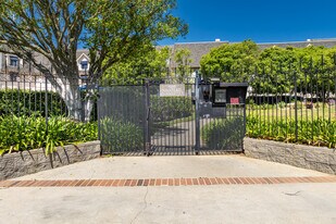 Chateau Chamberay in Los Angeles, CA - Building Photo