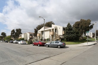 Citrus Tree Apartments in Ventura, CA - Foto de edificio - Building Photo