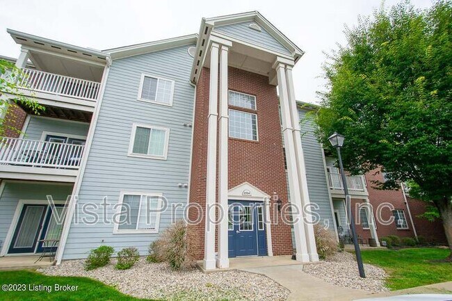 2704 Bradford Commons Dr in Louisville, KY - Building Photo - Building Photo