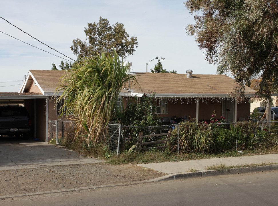 8342 Cypress Ave in Riverside, CA - Building Photo