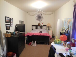 1803 N 17th St in Philadelphia, PA - Building Photo - Building Photo