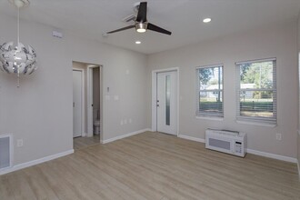 813 Jamajo Blvd in Orlando, FL - Building Photo - Building Photo